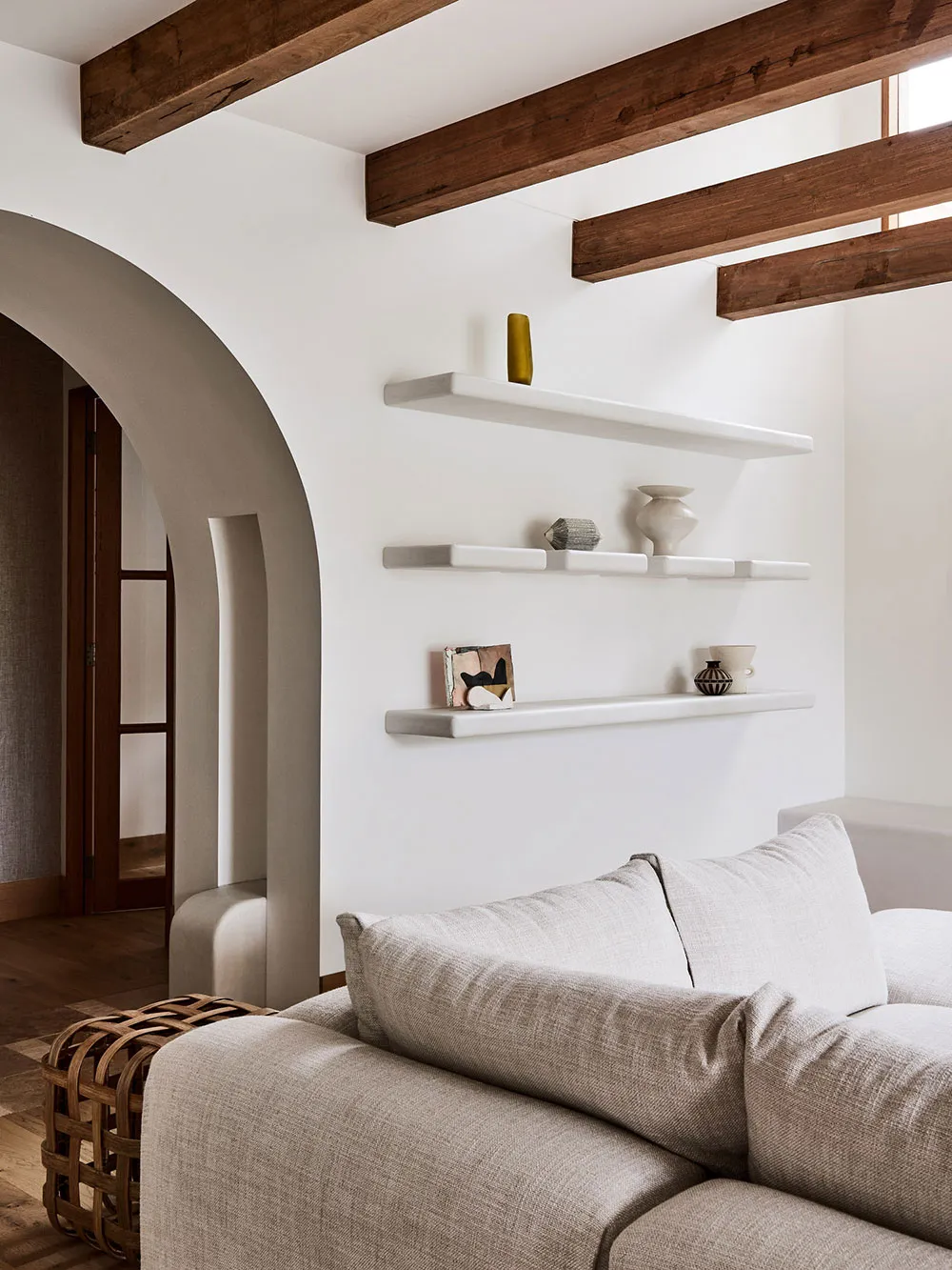 Stylowy naturalny wnętrze nowoczesnej wille w Australii - Gallery image 6