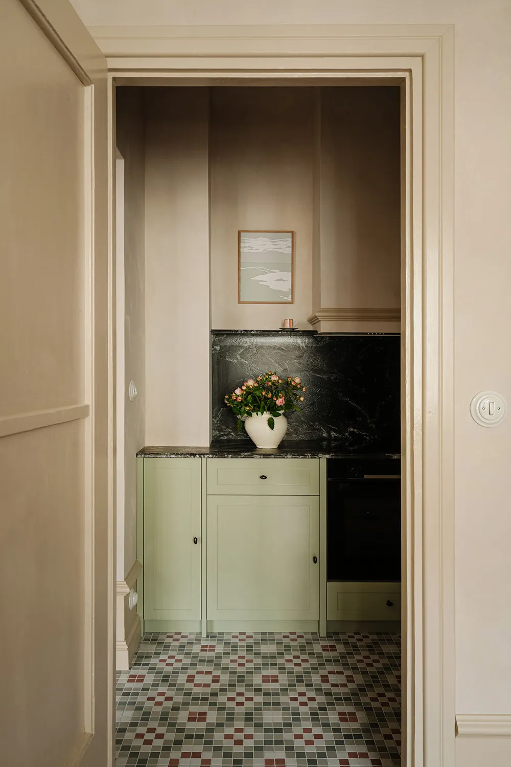 Style apartment of a travel blogger in Warsaw with elegant details - Gallery image 11