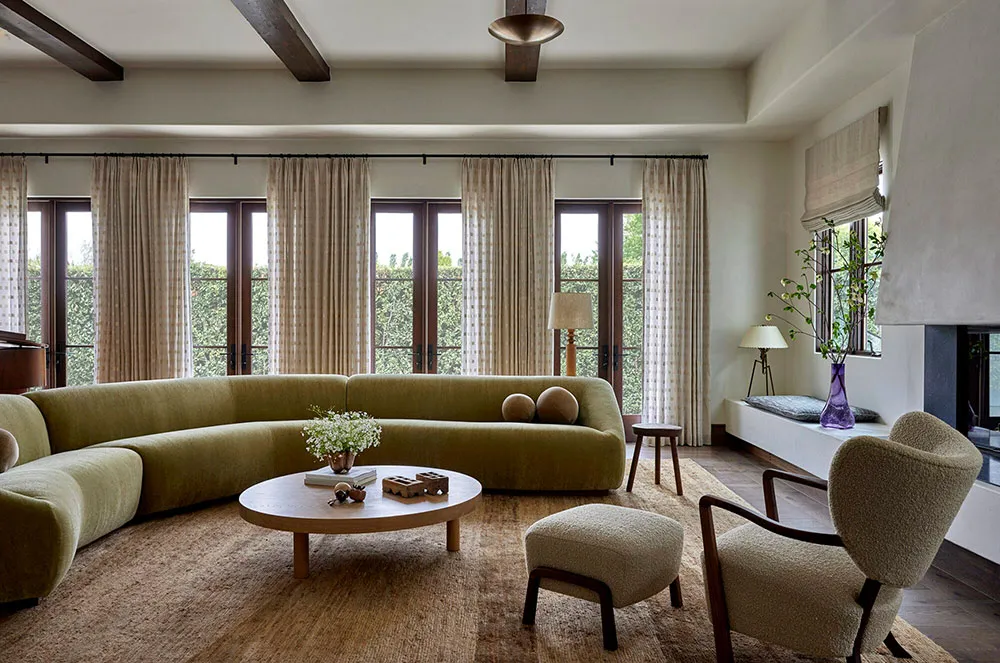 Moderne Akzente im Design einer Villa im europäischen Stil in Kalifornien - Gallery image 4