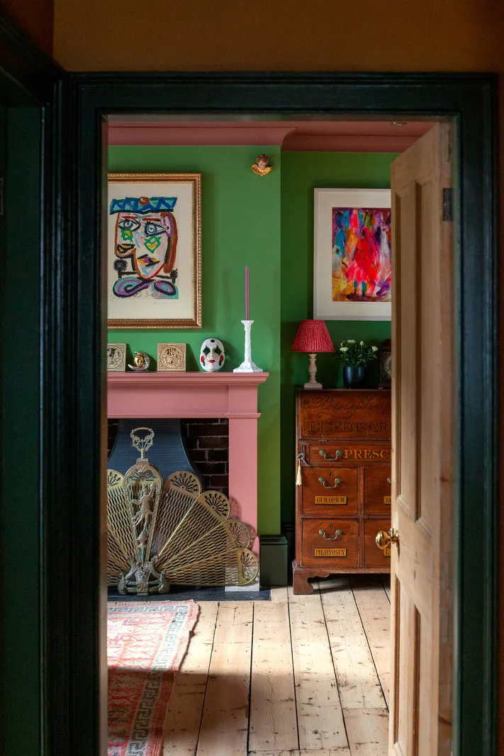 Rich Red and Green Tones in Vintage Victorian Mansion Interiors - Gallery image 7