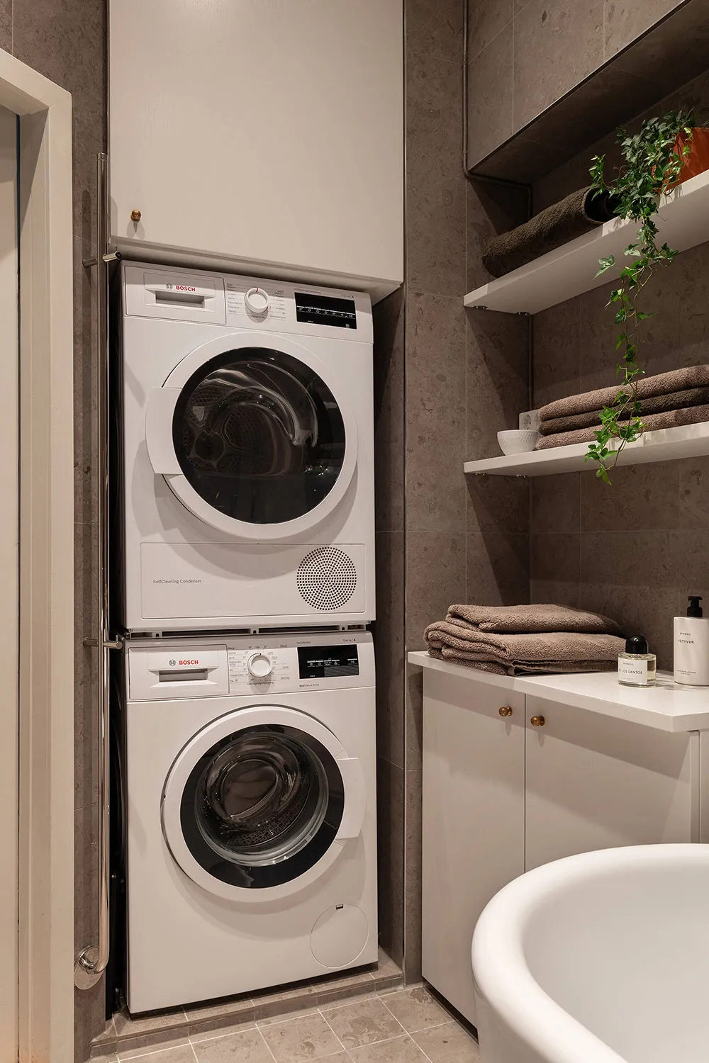 Elegant Interior in Blue Tones in a Historic House in Central Stockholm - Gallery image 23