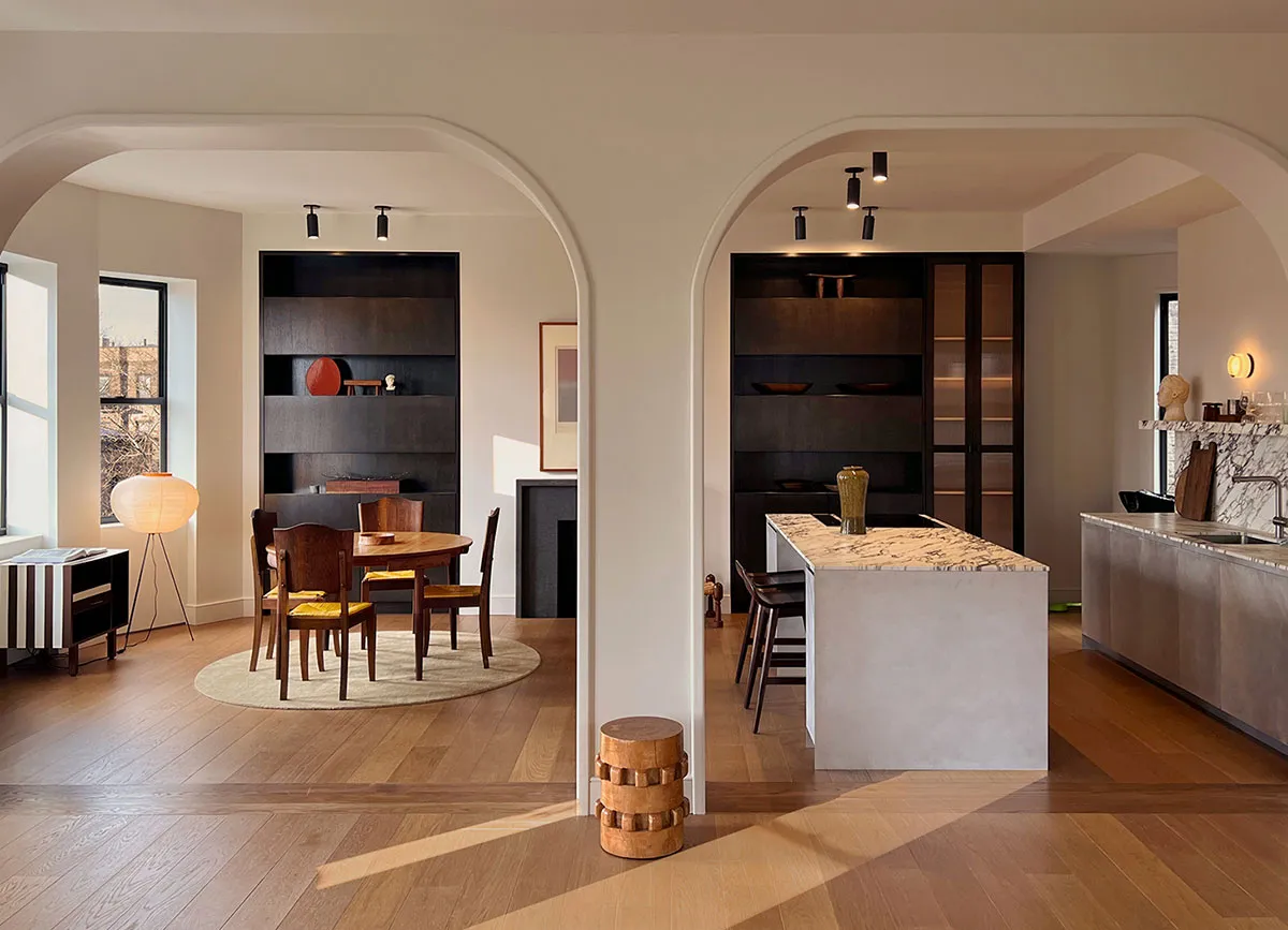 Nowoczesny интерьер taunhouse'a w Brooklynie w pięknych promieniach słońca - Gallery image 3