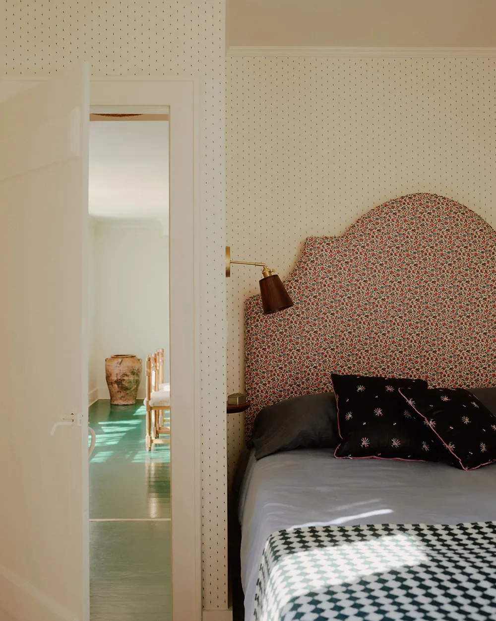 Interiores acogedores bajo los rayos del sol: viejo coto en Connecticut - Gallery image 5