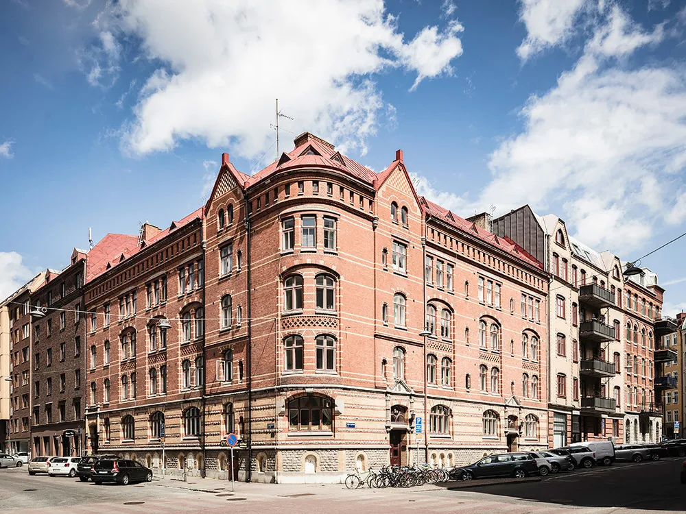 Miękki i ciepły skandynawski интерьер małej mieszkania 51 m² - Gallery image 28