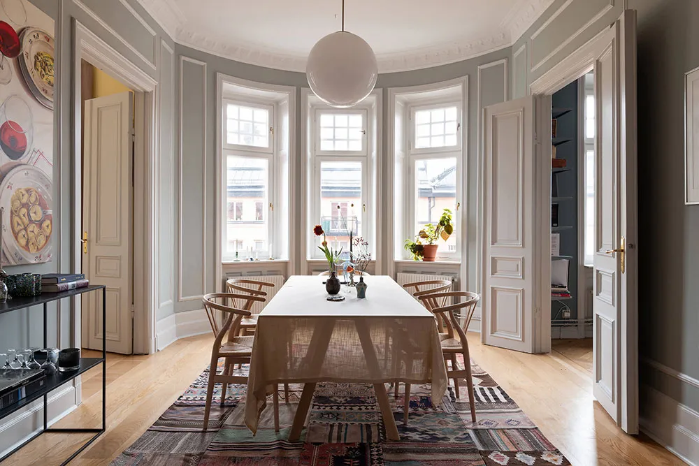 Elegant Interior in Blue Tones in a Historic House in Central Stockholm - Gallery image 8