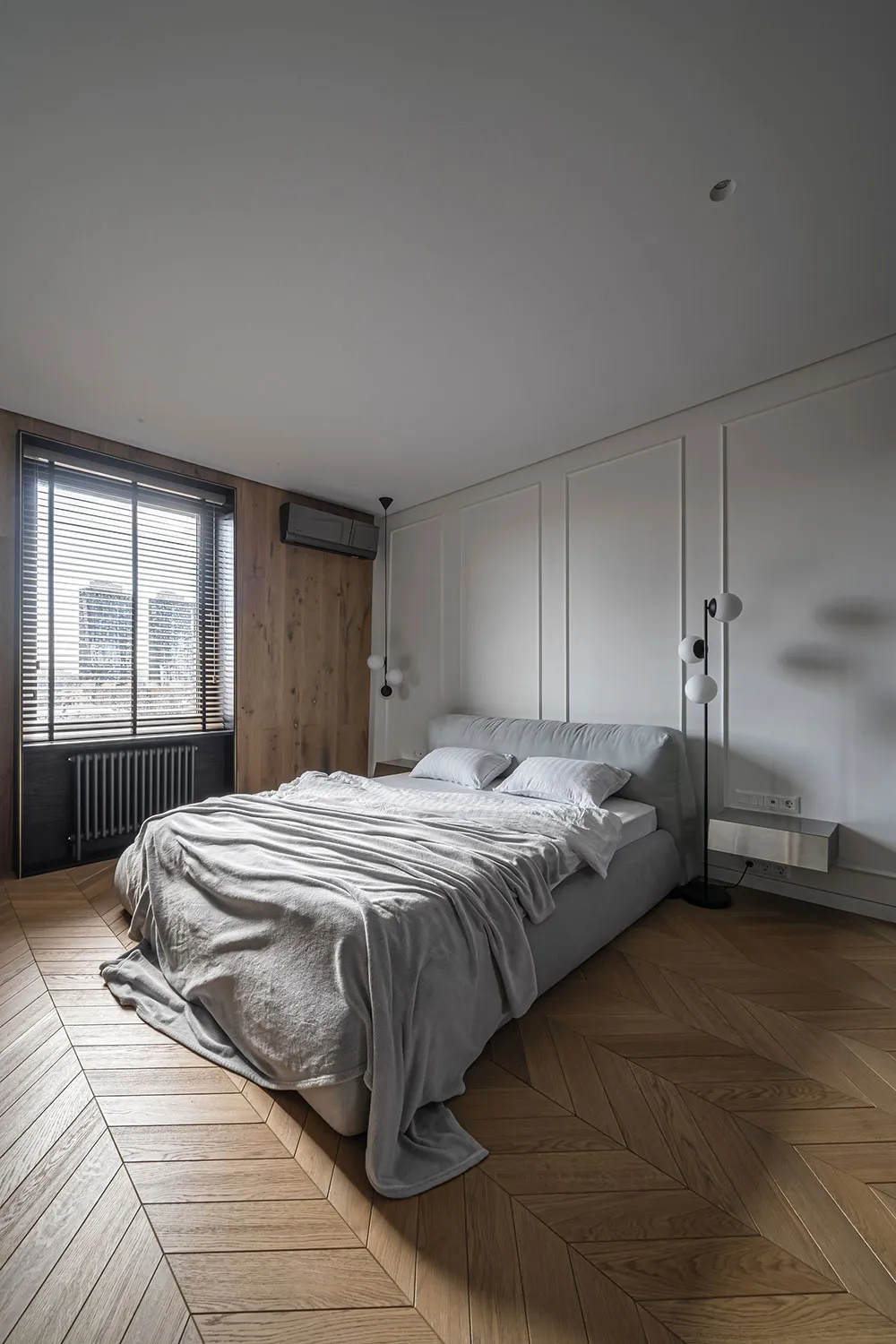 Minimalism, Rounded Corners and Shutters: Apartment in Kyiv (77 sqm) - Gallery image 14