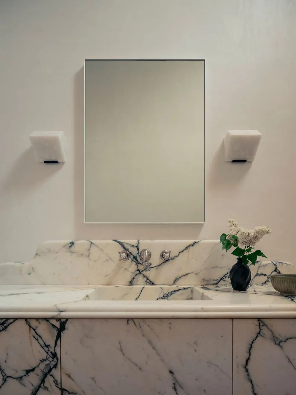 Spokojna elegancja domu projektanta w Sydney - Gallery image 16