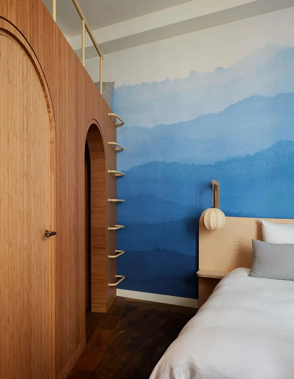 Interesting Textures and Original Details: Apartment in Paris by Pierre Yovanovitch - Gallery image 16