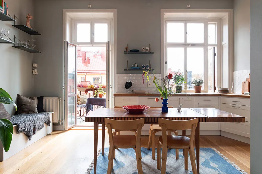 Elegant Interior in Blue Tones in a Historic House in Central Stockholm - Gallery image 13