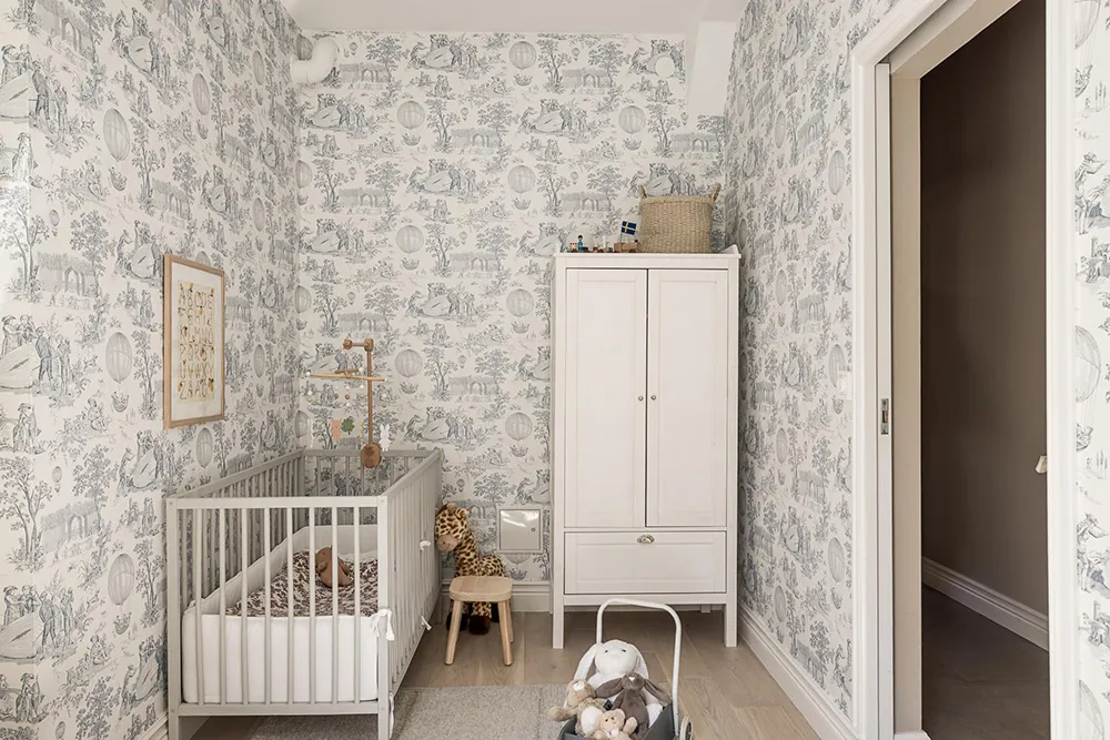 Interior beige-gris con libros en Gotemburgo (91 m²) - Gallery image 23