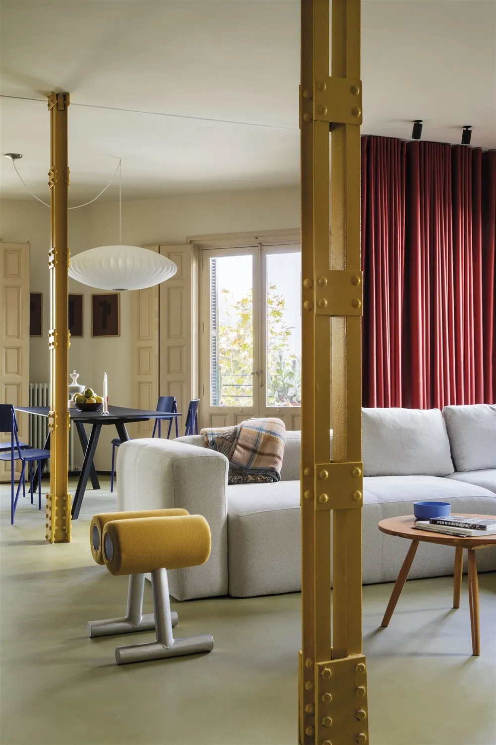 Meer an Farbe und originellen Details im Design einer Wohnung in Madrid - Gallery image 1