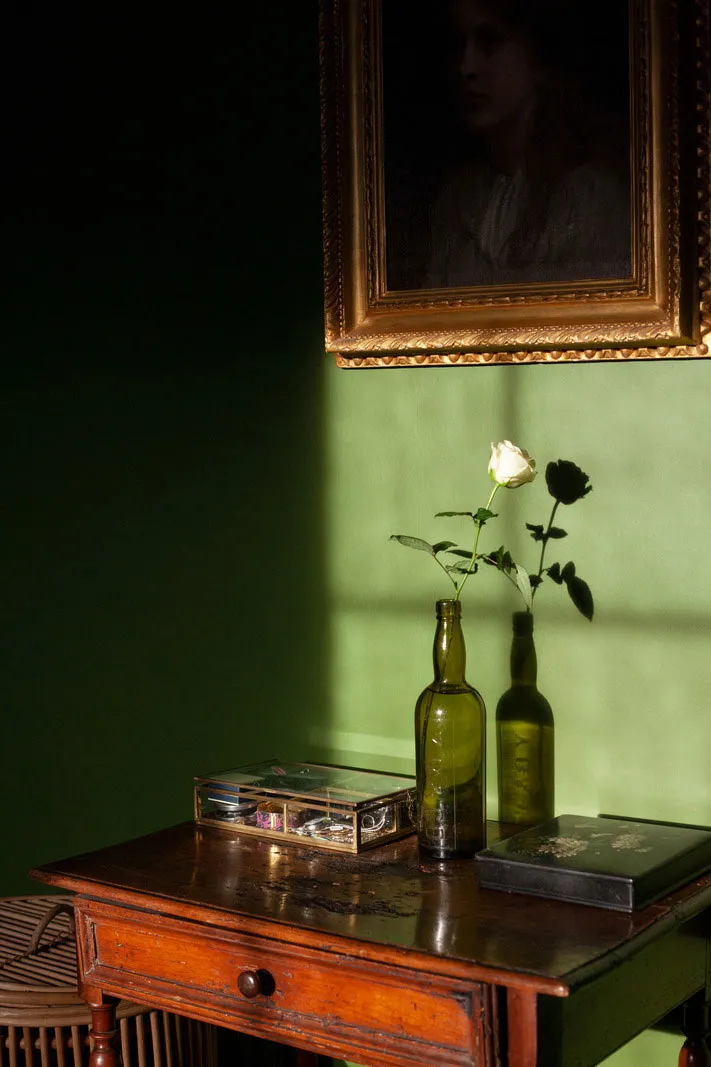 Rich Red and Green Tones in Vintage Victorian Mansion Interiors - Gallery image 20