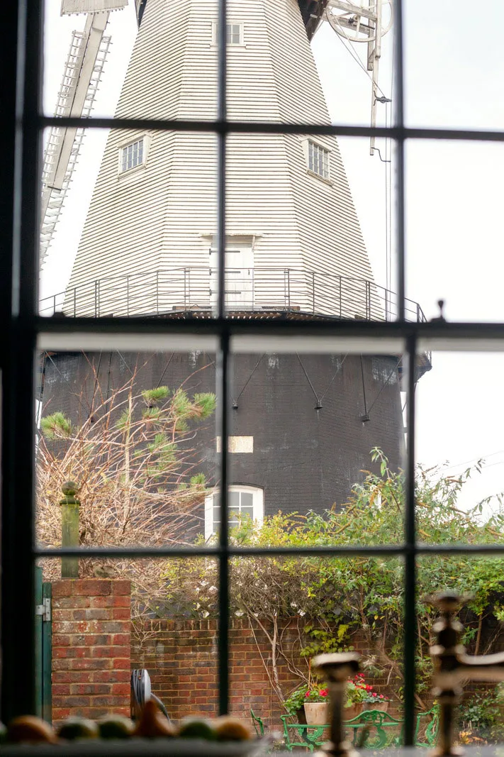 Rich Red and Green Tones in Vintage Victorian Mansion Interiors - Gallery image 13