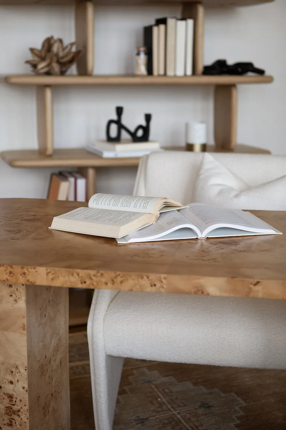 Espacio impresionante y diseño cálido: casa junto a un lago en EE. UU. - Gallery image 10