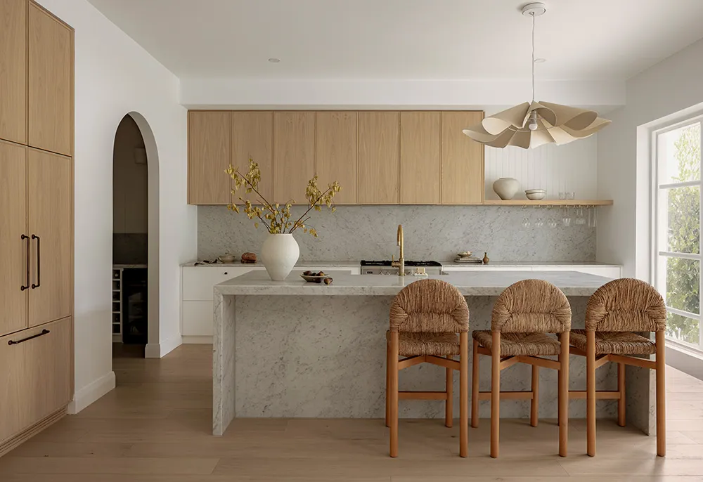 Interior that warms and relaxes: house in Sydney - Gallery image 2