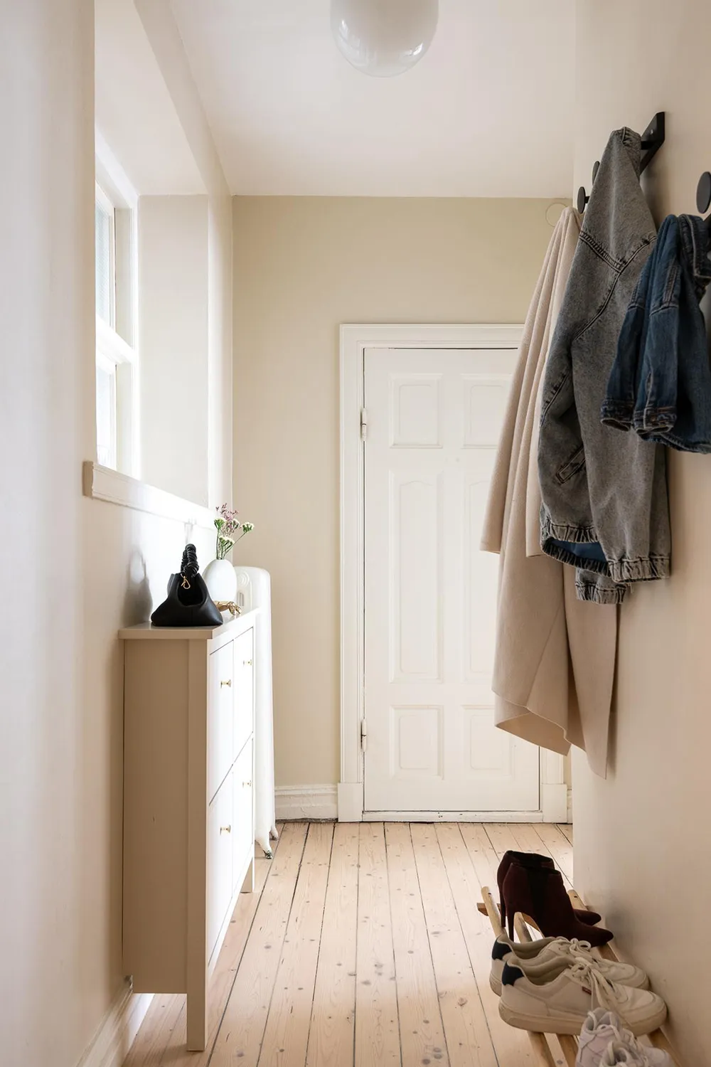 Tonos verdes y acentos cálidos: apartamento en Suecia (87 m²) - Gallery image 31