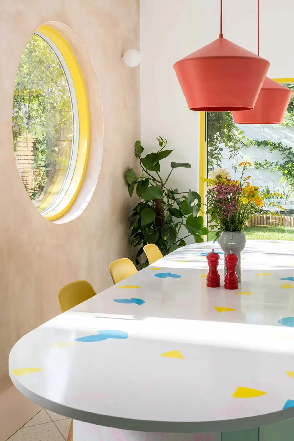 Kingdom of Pastel Tones in Interior Design of a Graphic Designer's Home in London - Gallery image 5