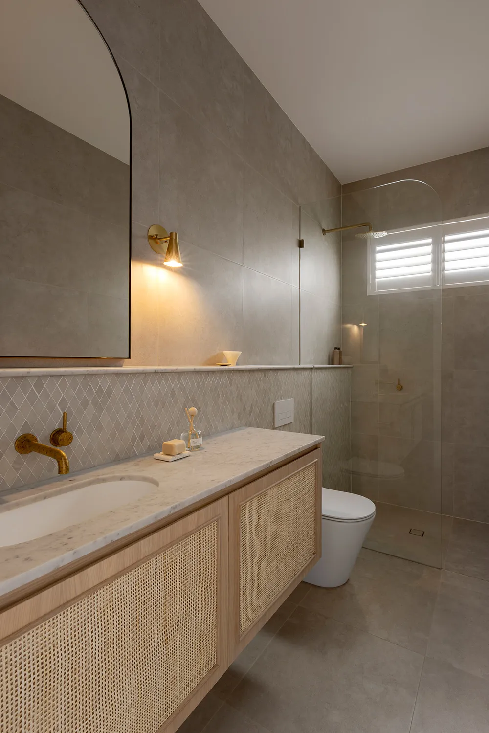 Interior that warms and relaxes: house in Sydney - Gallery image 18