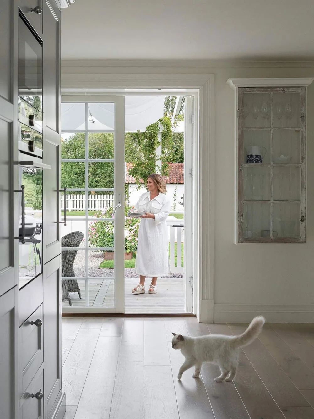 Amazing white cottage in Sweden where people live all year round - Gallery image 4