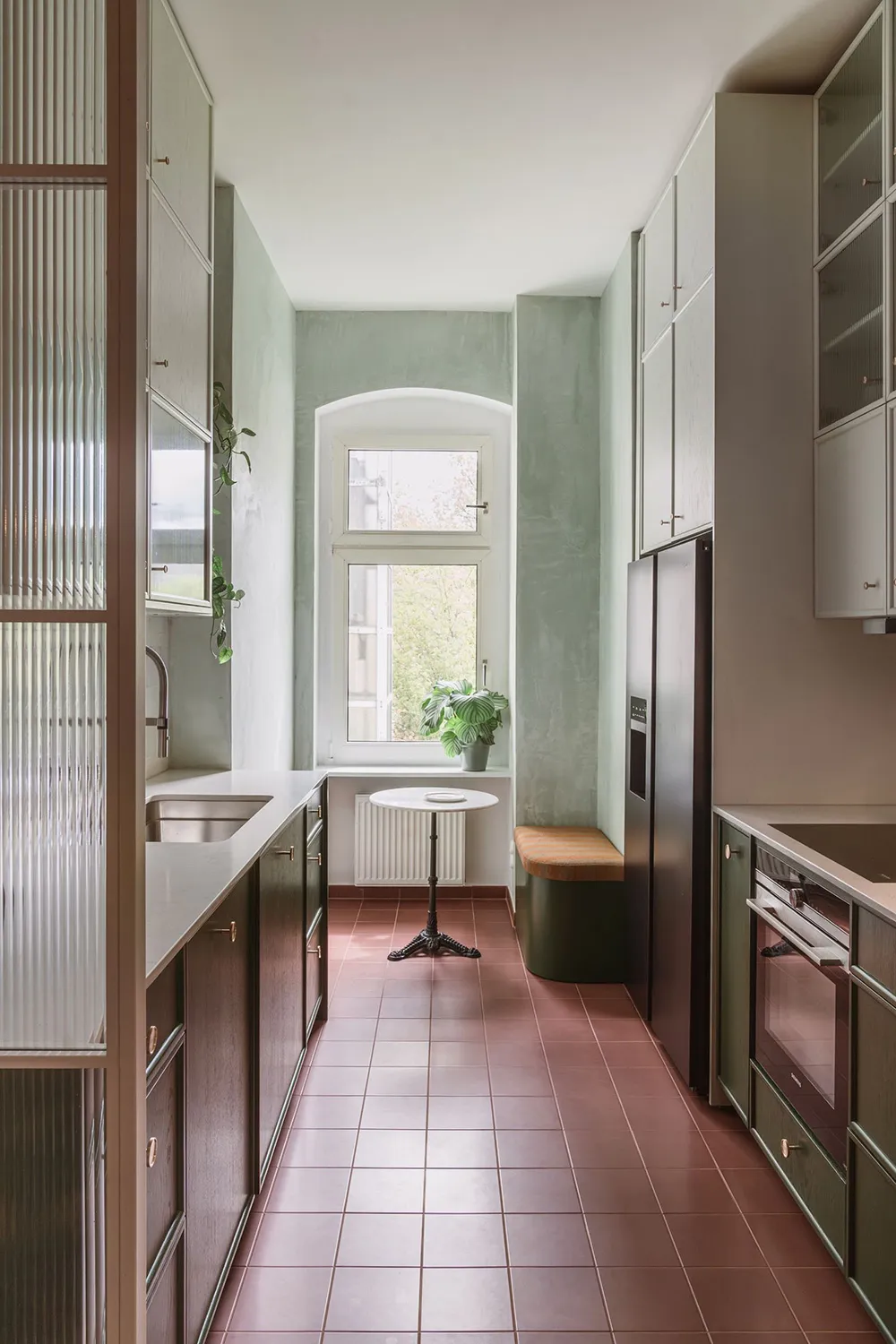 Viaje al tiempo: apartamento en un edificio antiguo en Berlín - Gallery image 11
