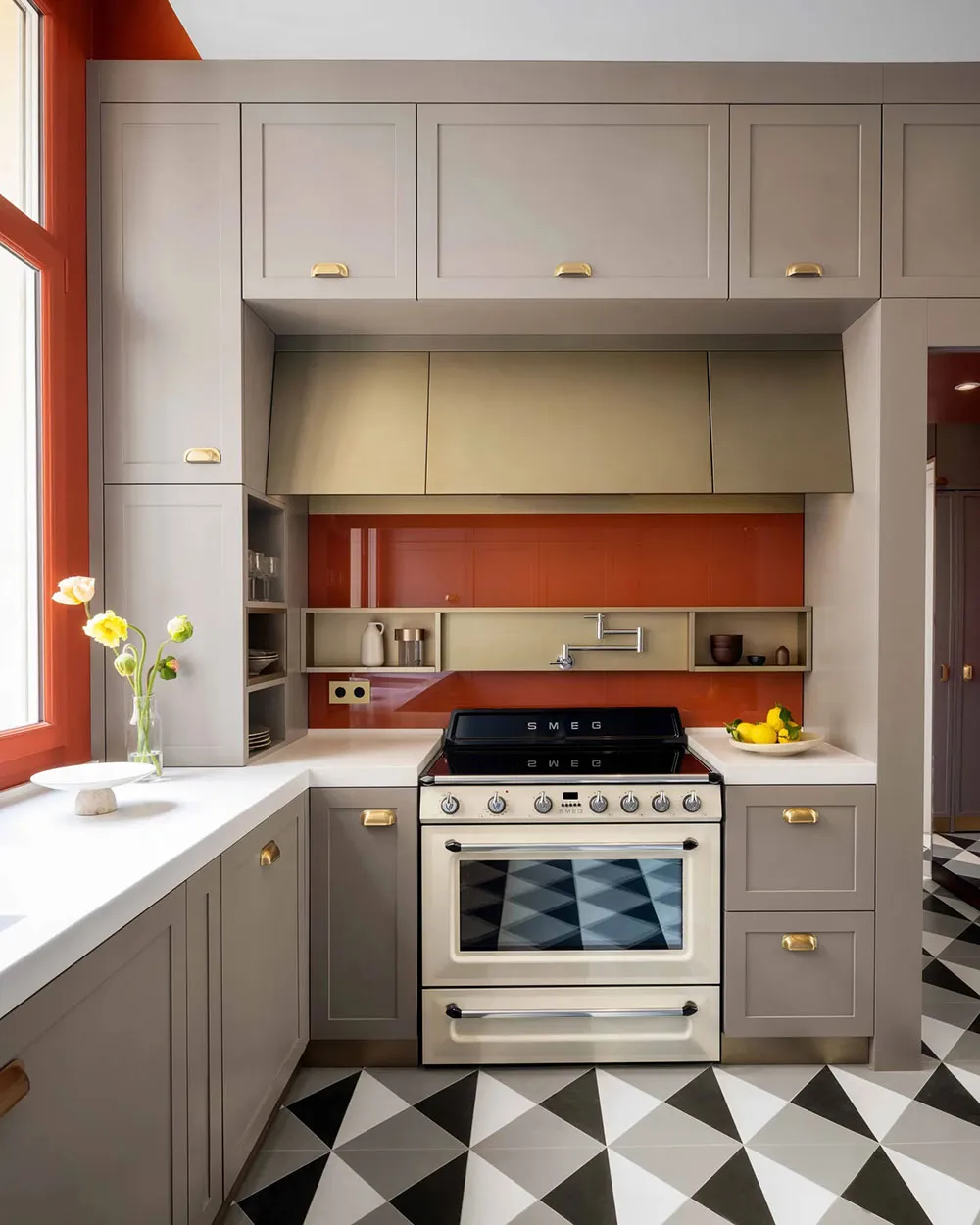 パリで見られる、エレガントでモダンなインテリアに個性が光っている - Gallery image 9