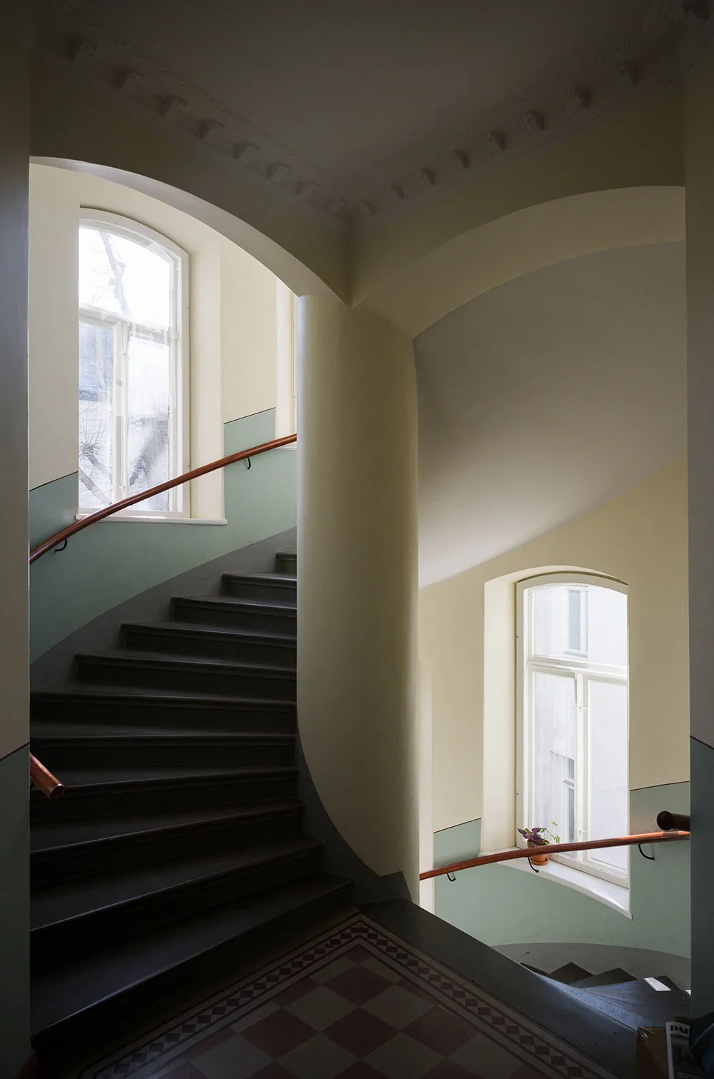 Просторные комнаты и спокойный элегантный дизайн: квартира в центре Стокгольма (108 кв. м) - Gallery image 23