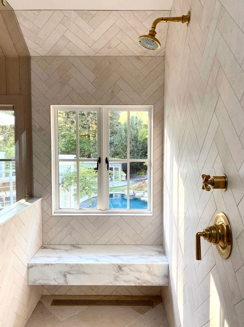 Eleganz natürlicher Materialien im Design eines Vorstadthaus in Kalifornien - Gallery image 18