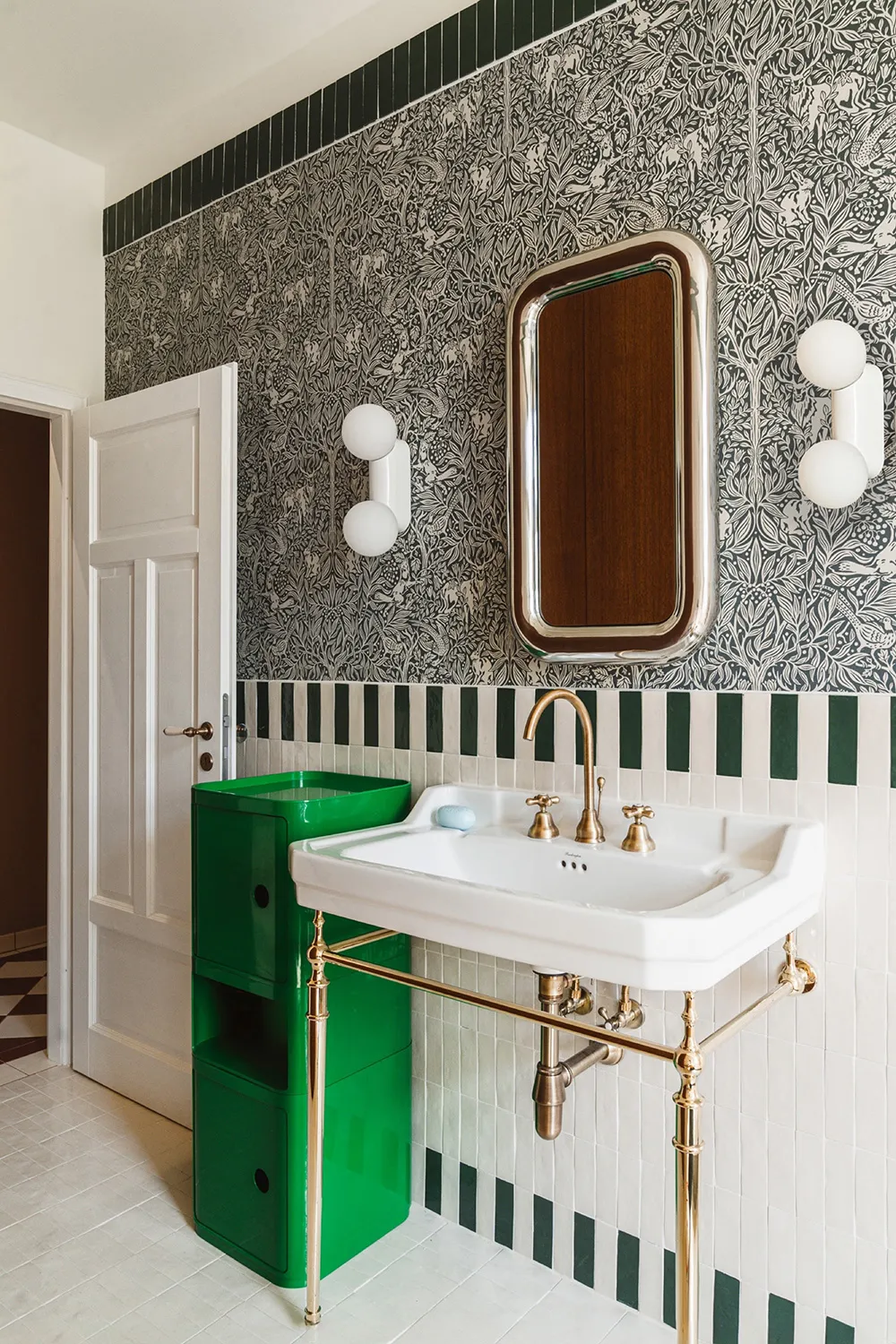 Viaje al tiempo: apartamento en un edificio antiguo en Berlín - Gallery image 12