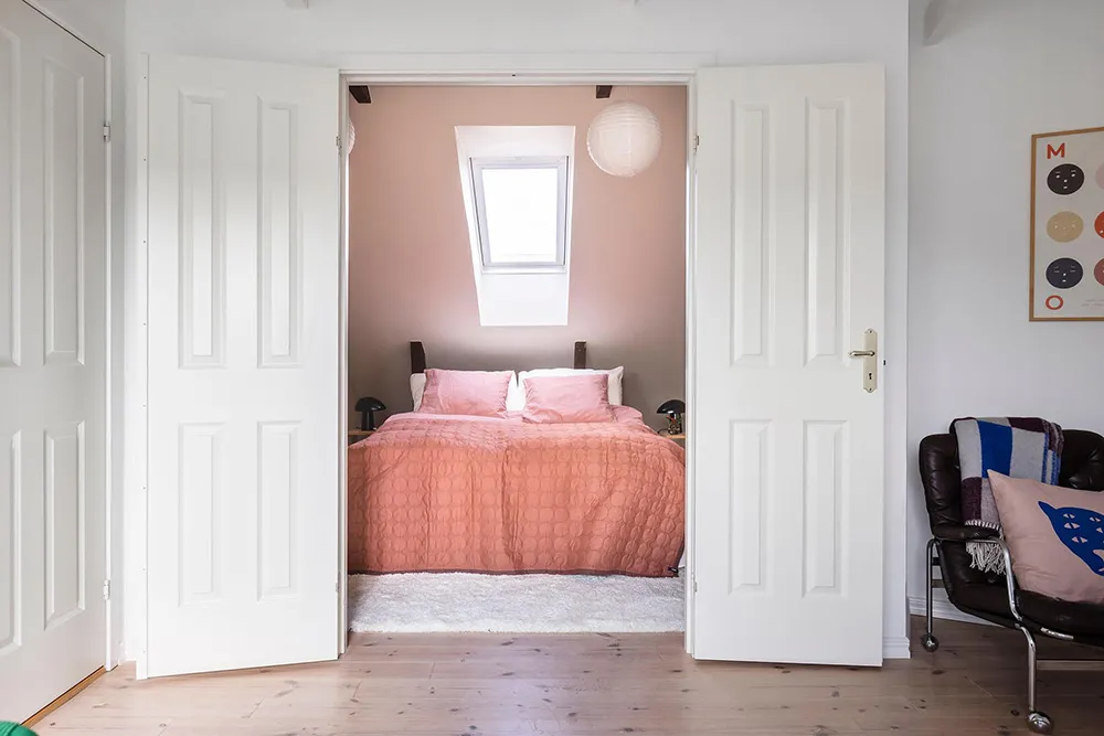 Bright two-story apartment with poster gallery in Gothenburg (83 m²) - Gallery image 32