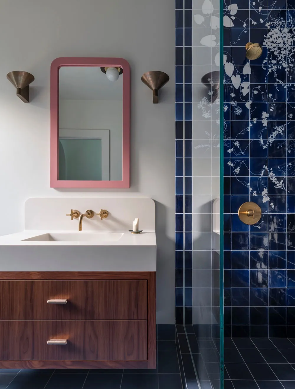 Przyjazne dzienny światło i ciekawy dekor w designie domu w San Francisco - 7
