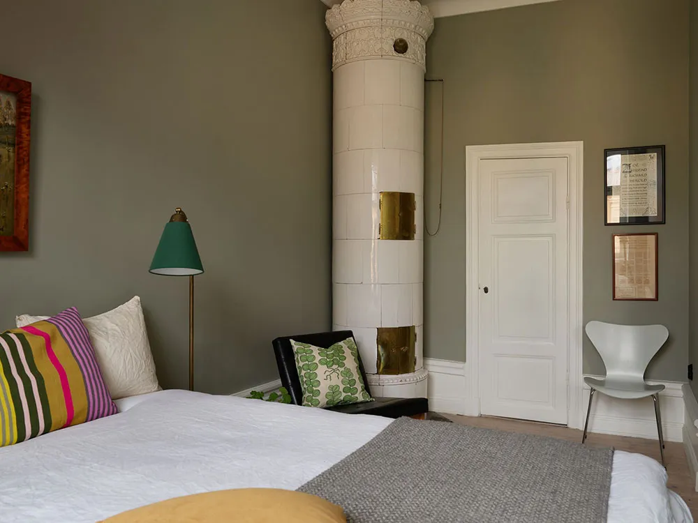 Красиві відтінки зеленого в дизайні затишної скандинавської квартири - Gallery image 34