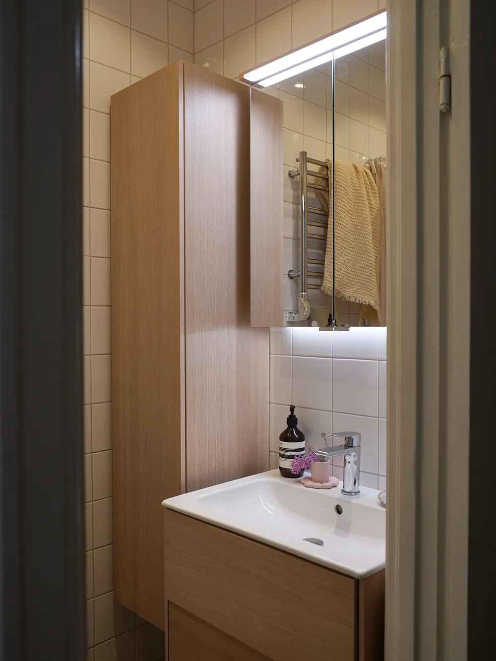 Appartement suédois avec chambres à coucher pastel et vues sur la baie (54 m²) - Gallery image 22