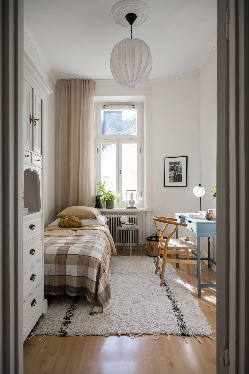 Просторные комнаты и спокойный элегантный дизайн: квартира в центре Стокгольма (108 кв. м) - Gallery image 18