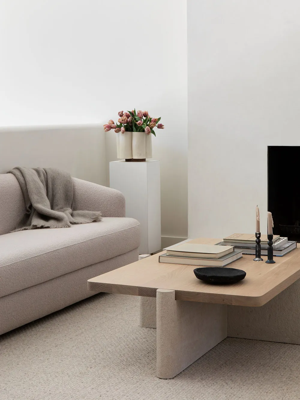 Peaceful and elegant modern interior of a townhouse in Brooklyn - Gallery image 2