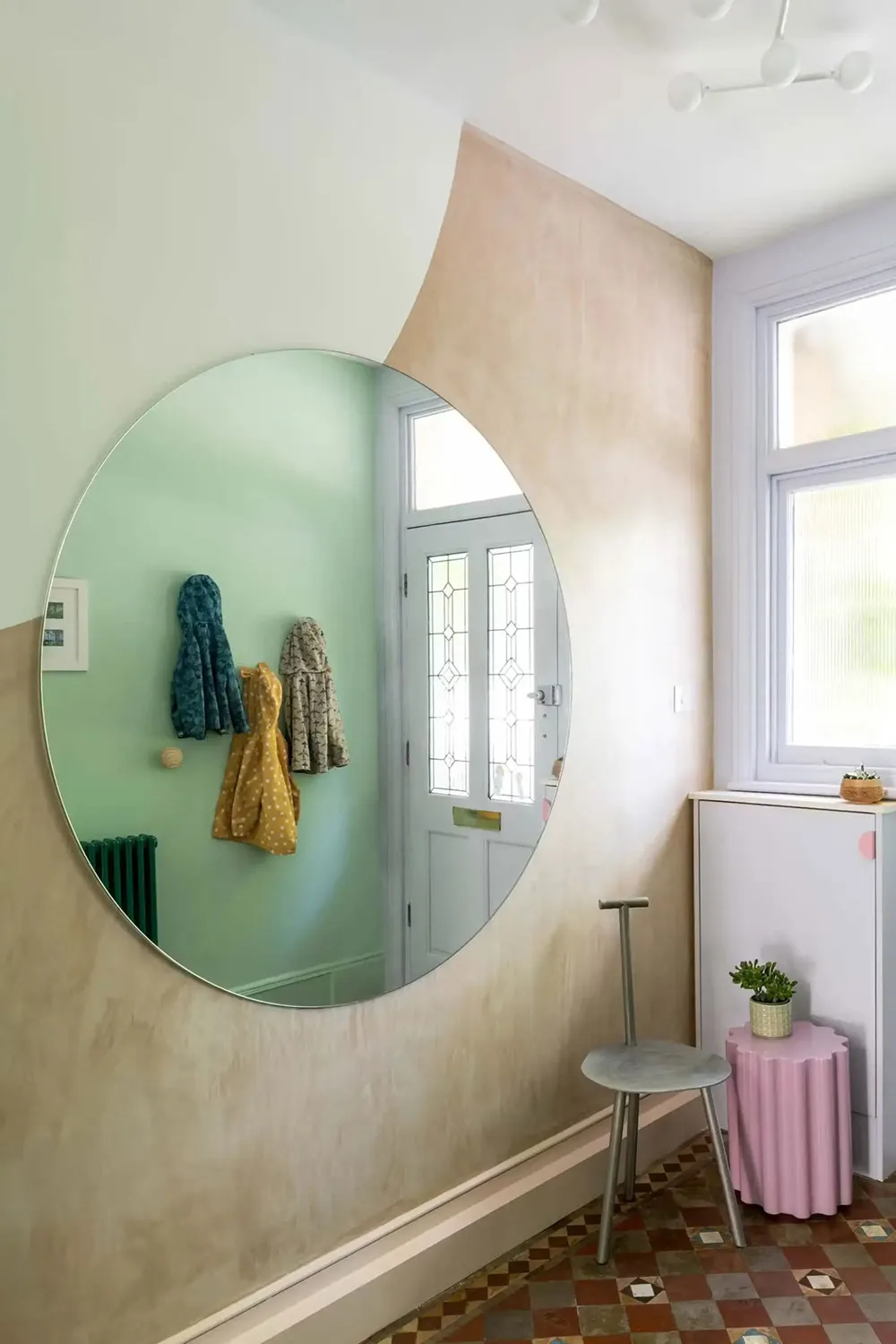 Kingdom of Pastel Tones in Interior Design of a Graphic Designer's Home in London - Gallery image 17