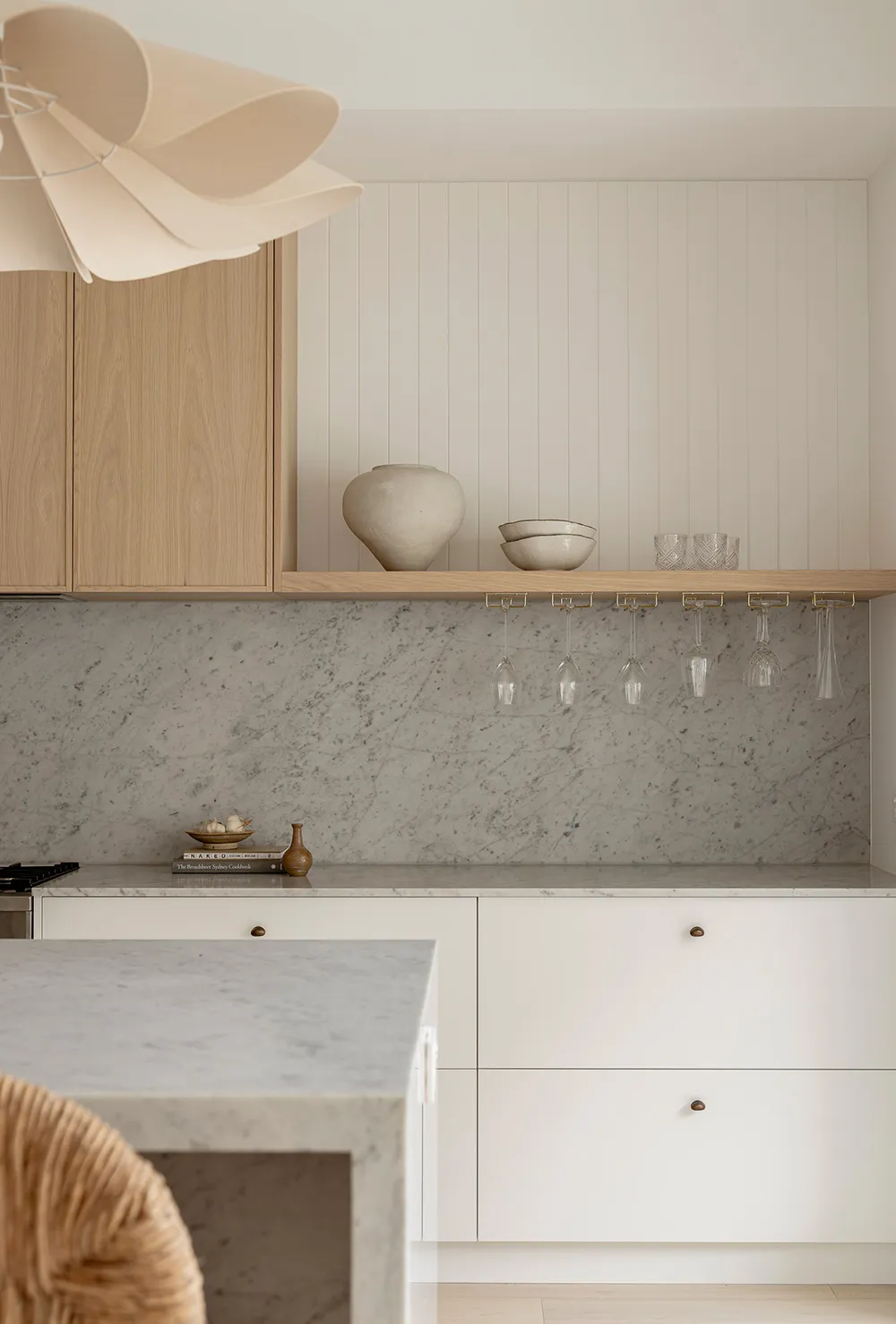 Interior that warms and relaxes: house in Sydney - Gallery image 3