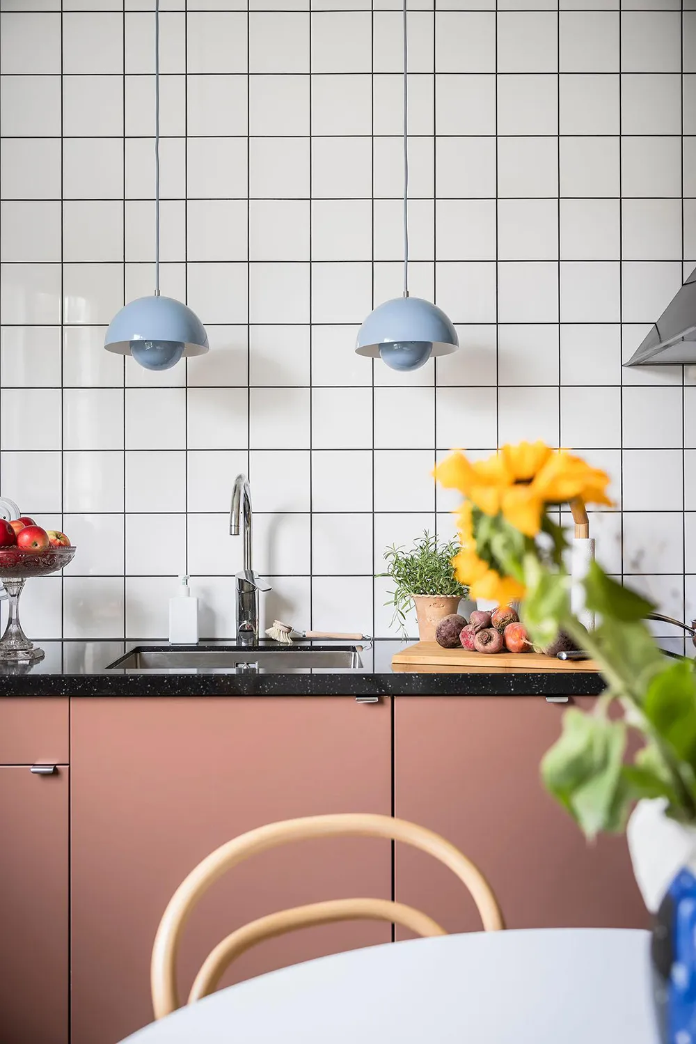 Bright two-story apartment with poster gallery in Gothenburg (83 m²) - Gallery image 15