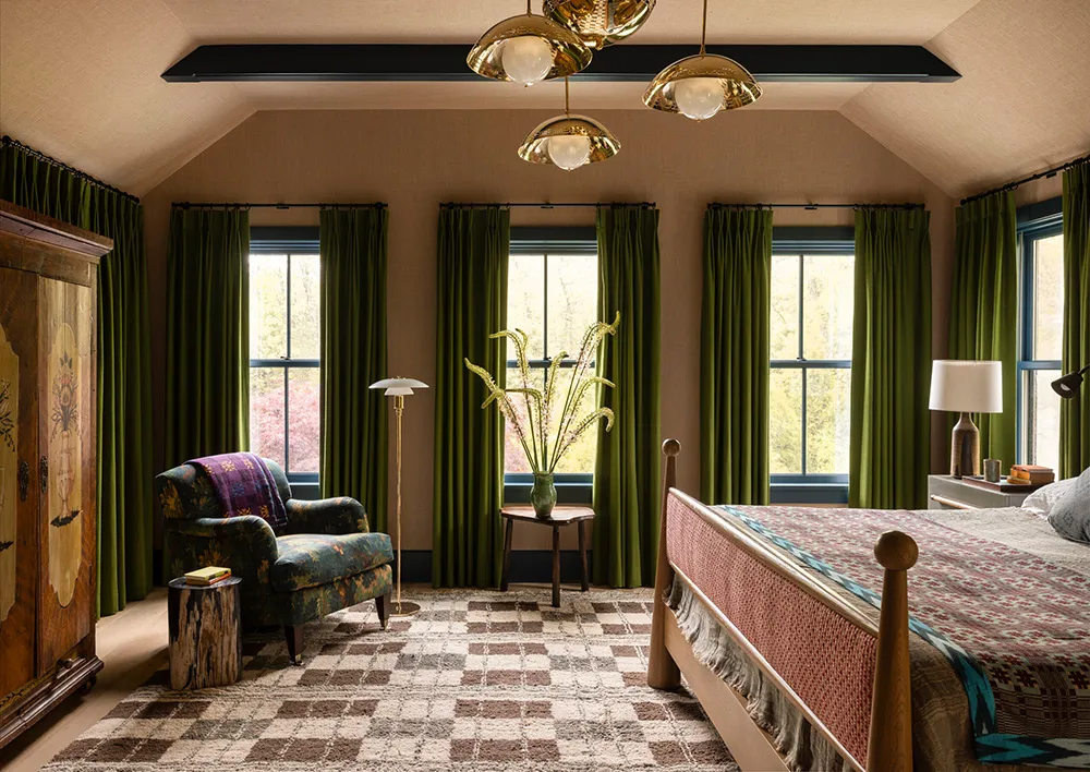 Motifs floraux dans chaque pièce : cottage confortable sur Long Island - Gallery image 27