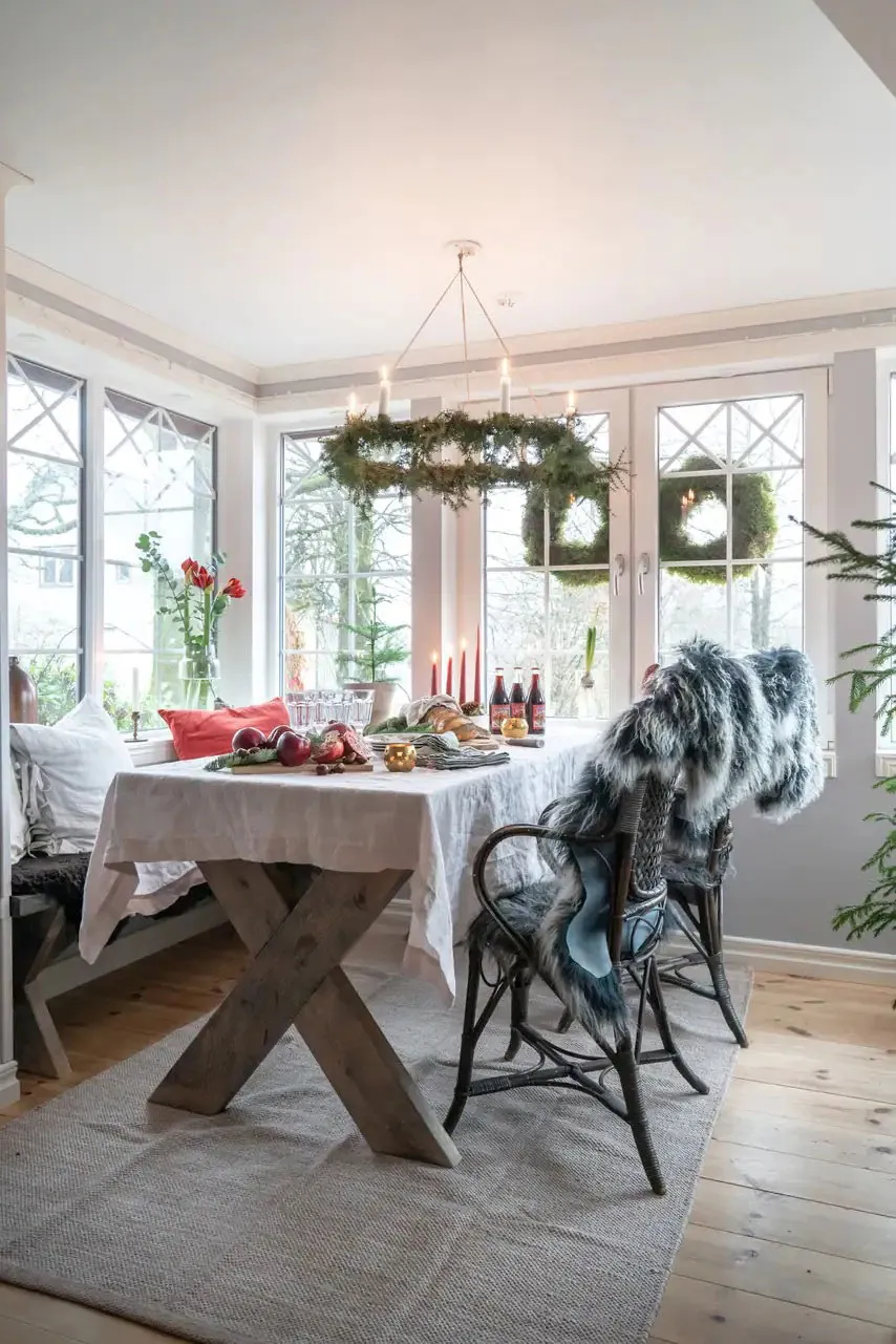 Alegre sencillez de una casa rural del siglo XVIII en Suecia - Gallery image 1