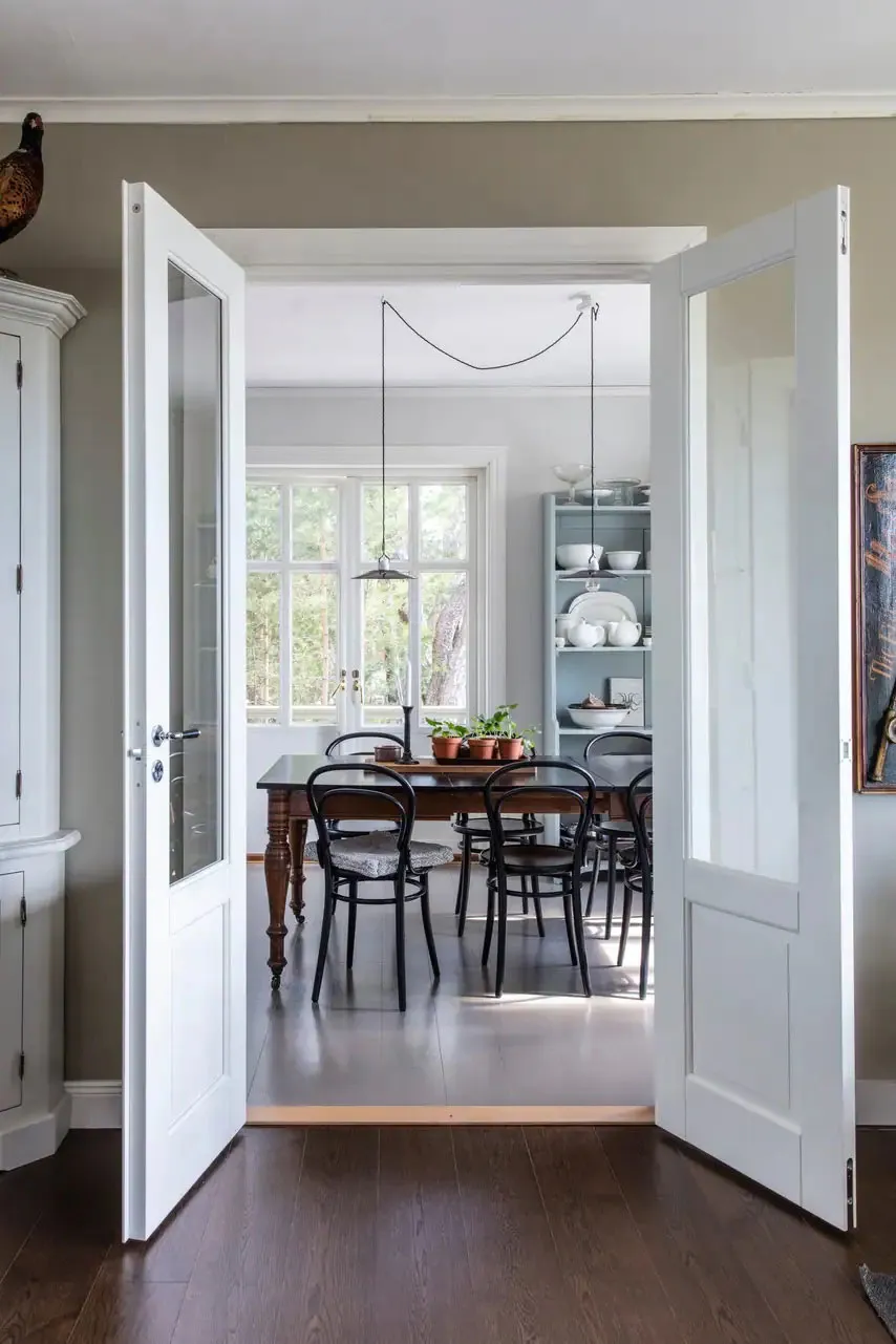 Анна с мужем построили коттедж в Швеции, который похож на 100-летний - Gallery image 4