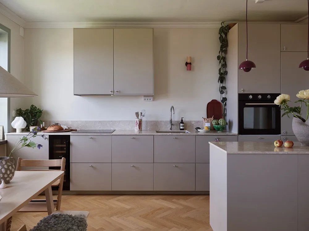 Appartement suédois avec chambres à coucher pastel et vues sur la baie (54 m²) - Gallery image 6