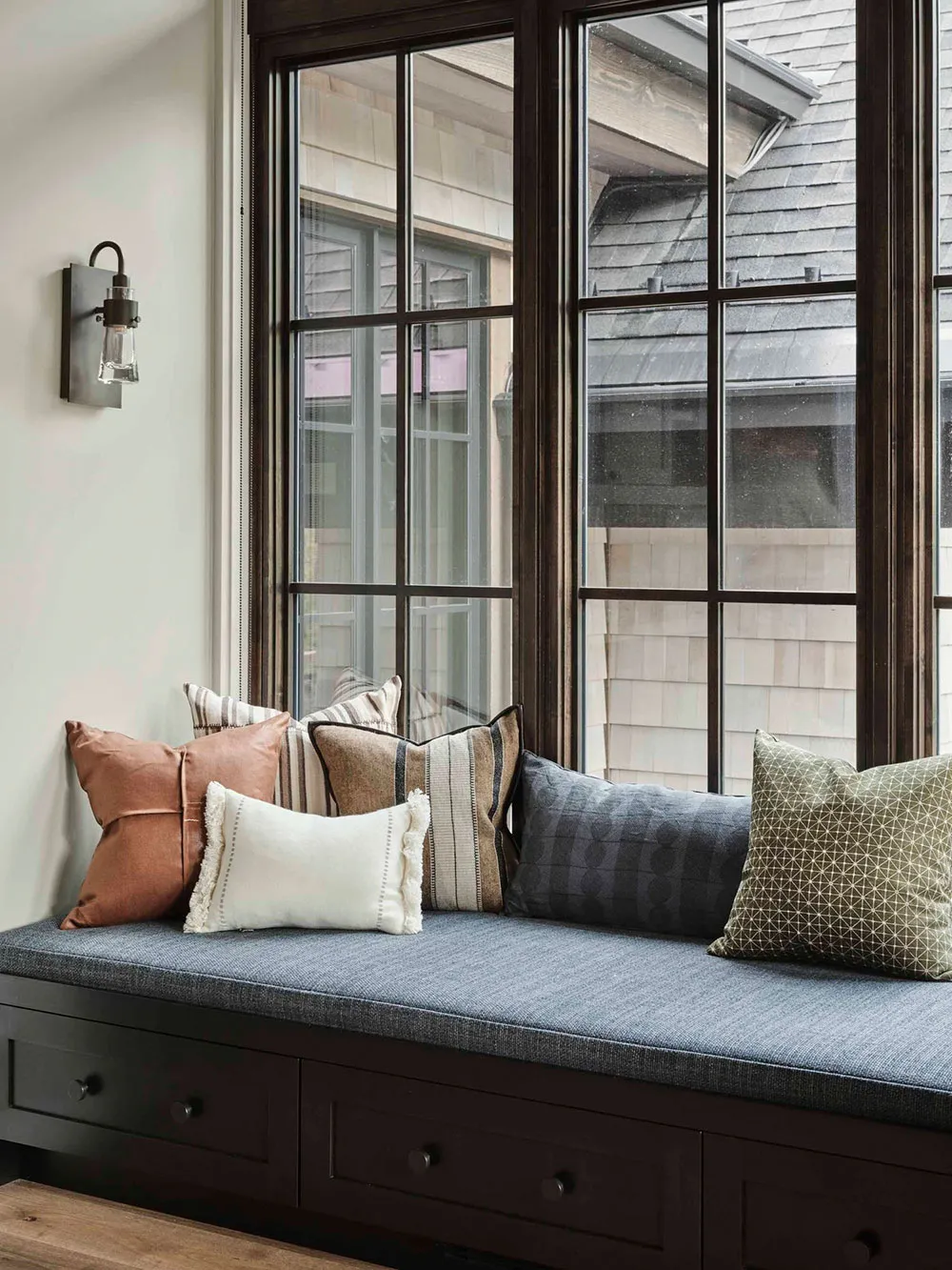 Wooden Cottage in the Forest by Lake Tahoe - Gallery image 7