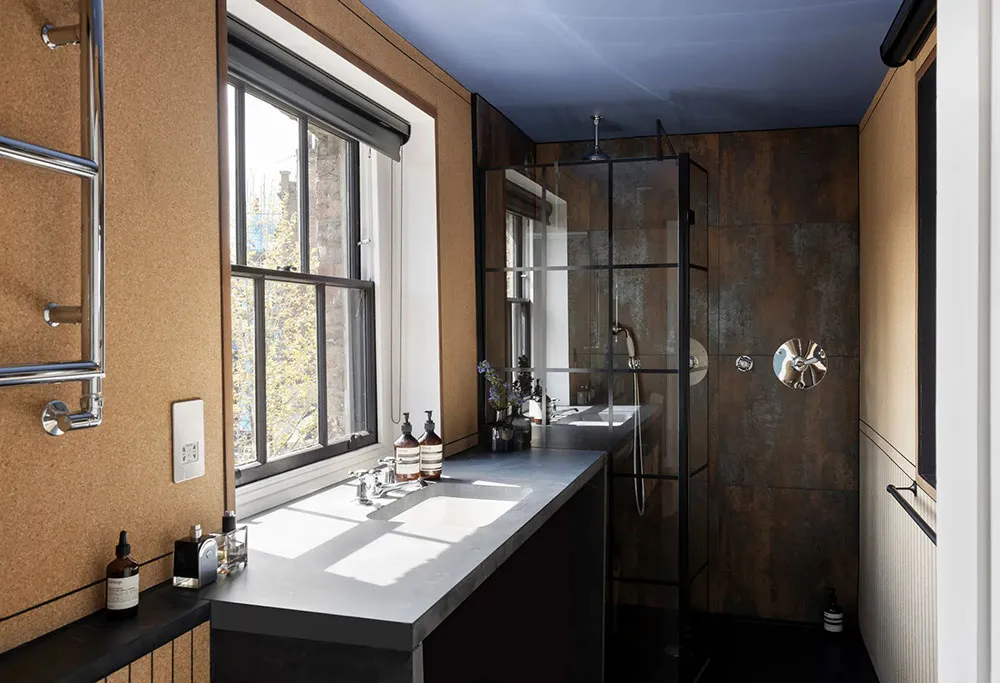 Art contemporain audacieux dans les intérieurs d'un taunhouse historique à Londres - Gallery image 17