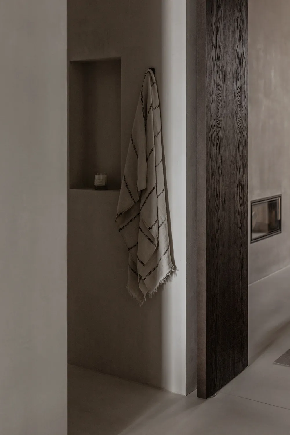 बर्लिन में अपार्टमेंट डिज़ाइन में प्राकृतिक एवं न्यूनतमवादी शैली  
(Natural and minimalistic design in apartment buildings in Berlin) - 8