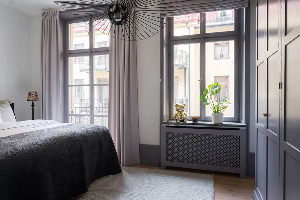 Planification ouverte et accents de couleur élégants : appartements à Stockholm - Gallery image 15