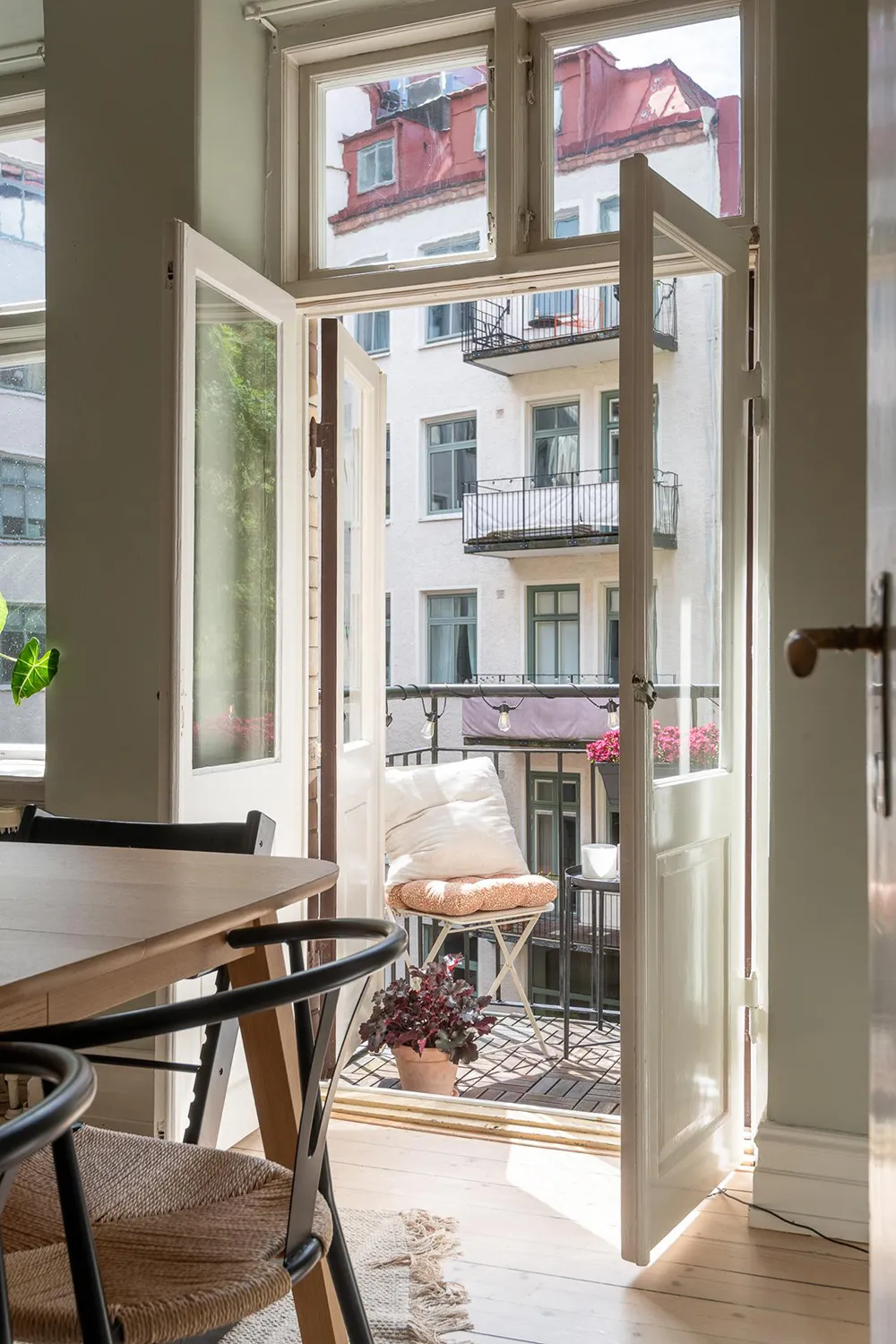 Tonos verdes y acentos cálidos: apartamento en Suecia (87 m²) - Gallery image 20