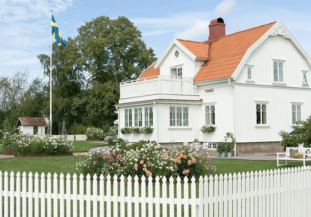 Amazing white cottage in Sweden where people live all year round - Gallery image 14