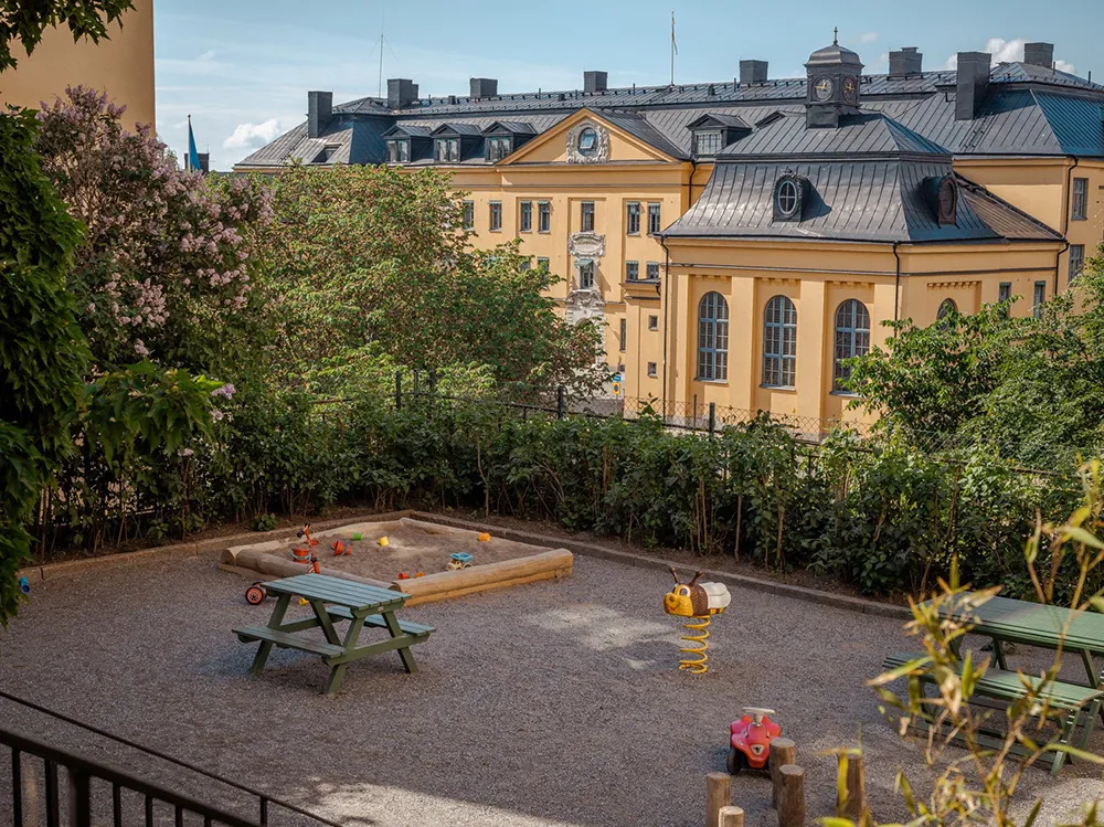 Appartement suédois avec chambres à coucher pastel et vues sur la baie (54 m²) - Gallery image 26