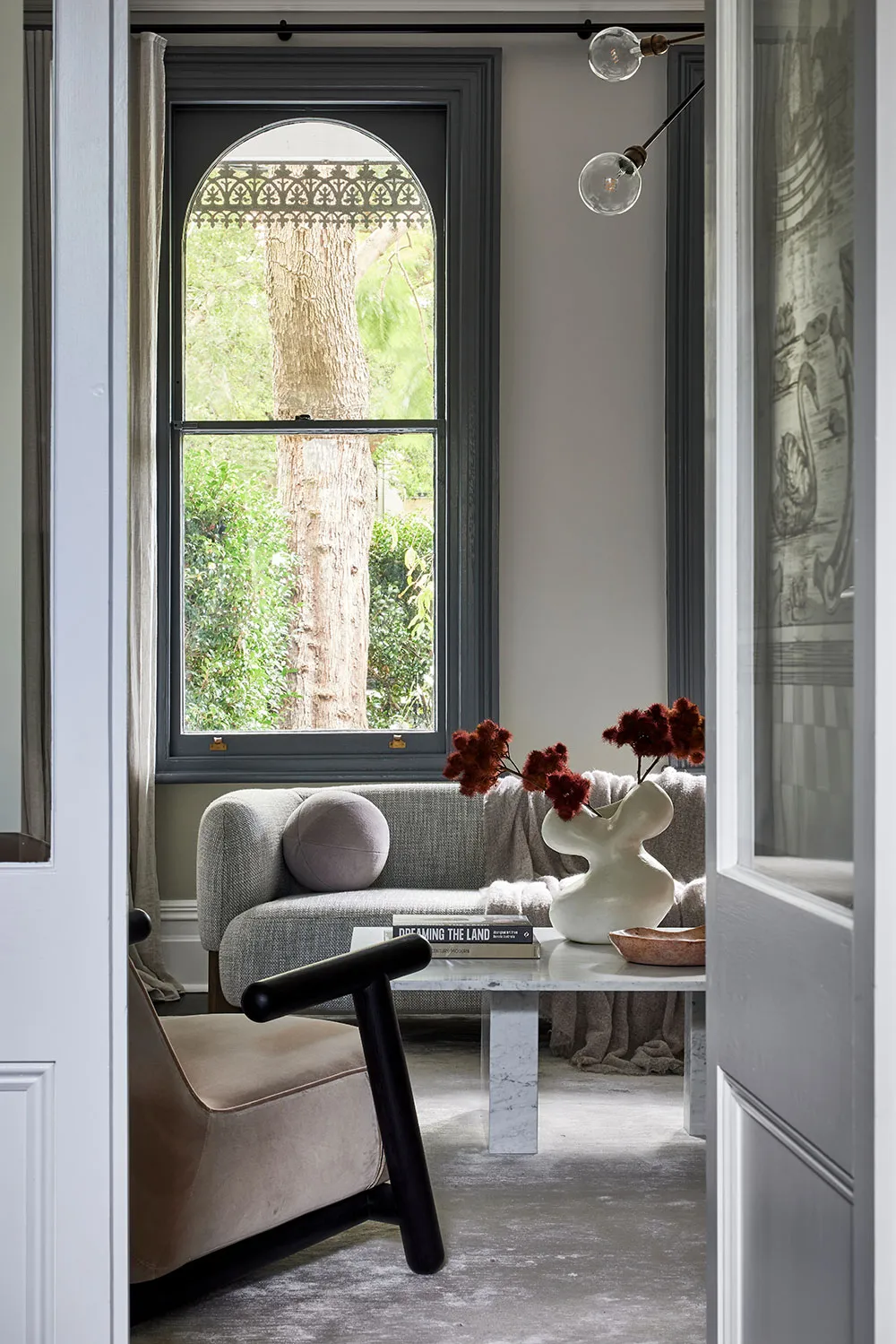 モダンでエレガント:シドニーにあるヴィクトリア朝様式の家の内装リフォーム - Gallery image 4