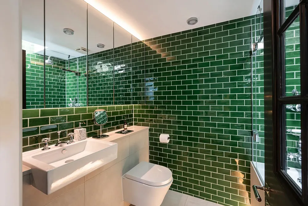 Art contemporain audacieux dans les intérieurs d'un taunhouse historique à Londres - Gallery image 18